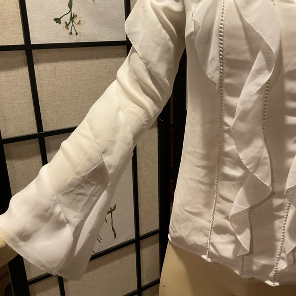 White House Black Market Ruffle Trimmed Blouse with Trumpet Sleeves Size 0 - Picture 2 of 9